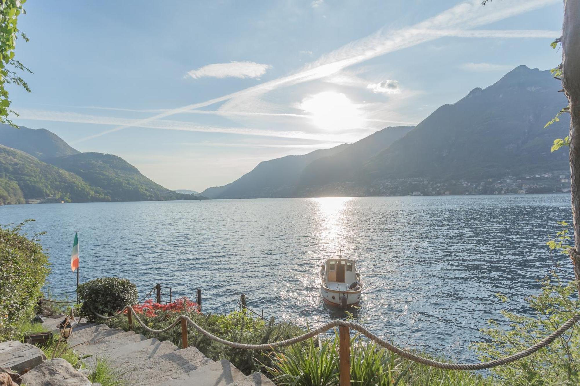 The Writer'S Nest Waterfront Villa By Rent All Como Faggeto Lario المظهر الخارجي الصورة